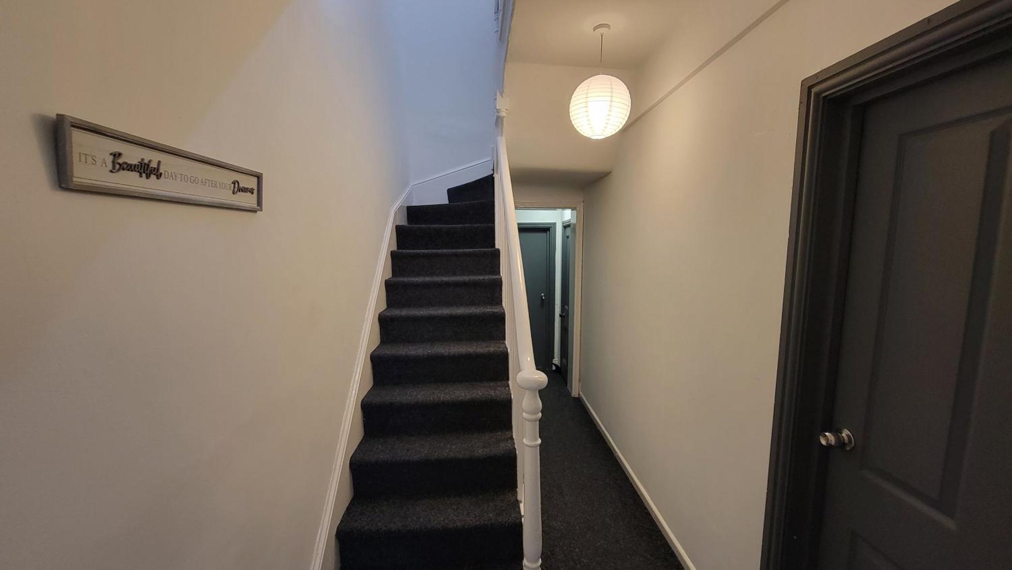 Exquisite Centre 5 Bedroom House - Lt *