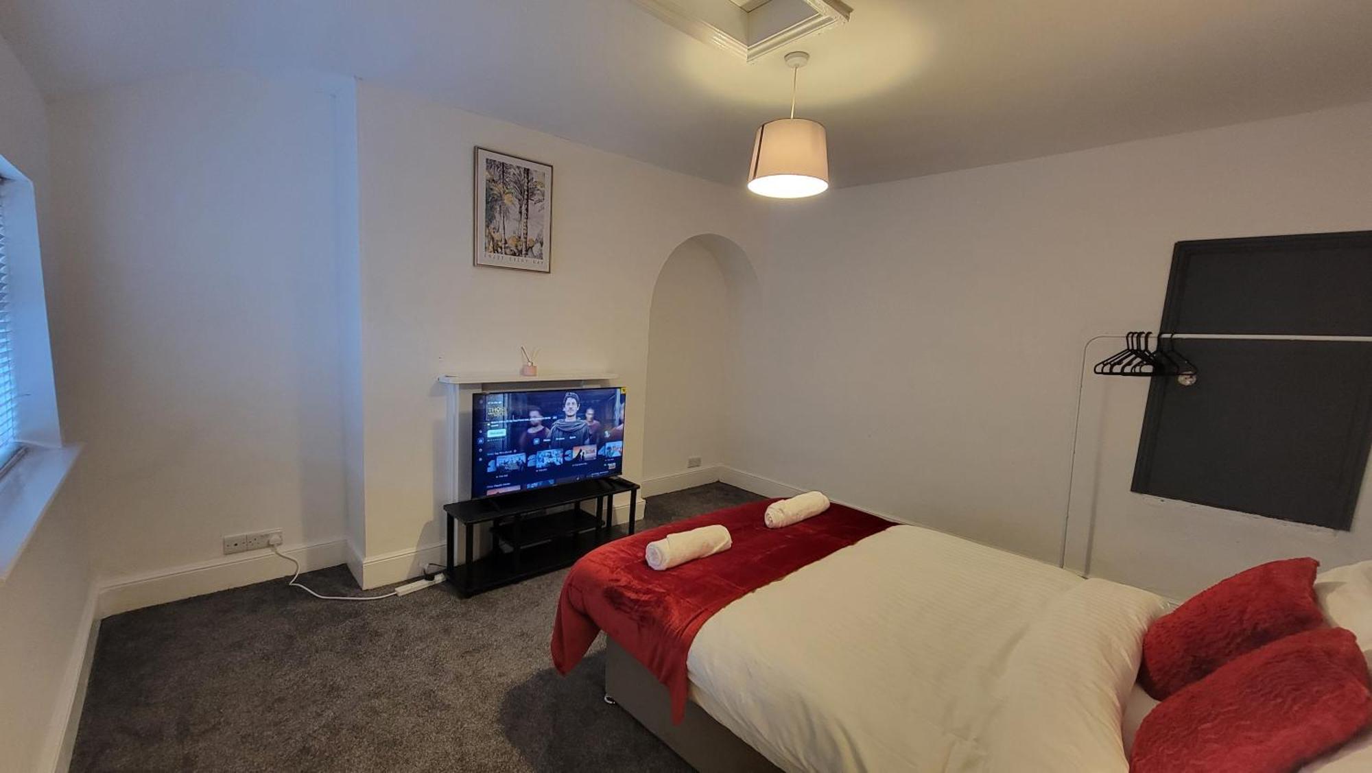 Exquisite Centre 5 Bedroom House - Lt Apartment *